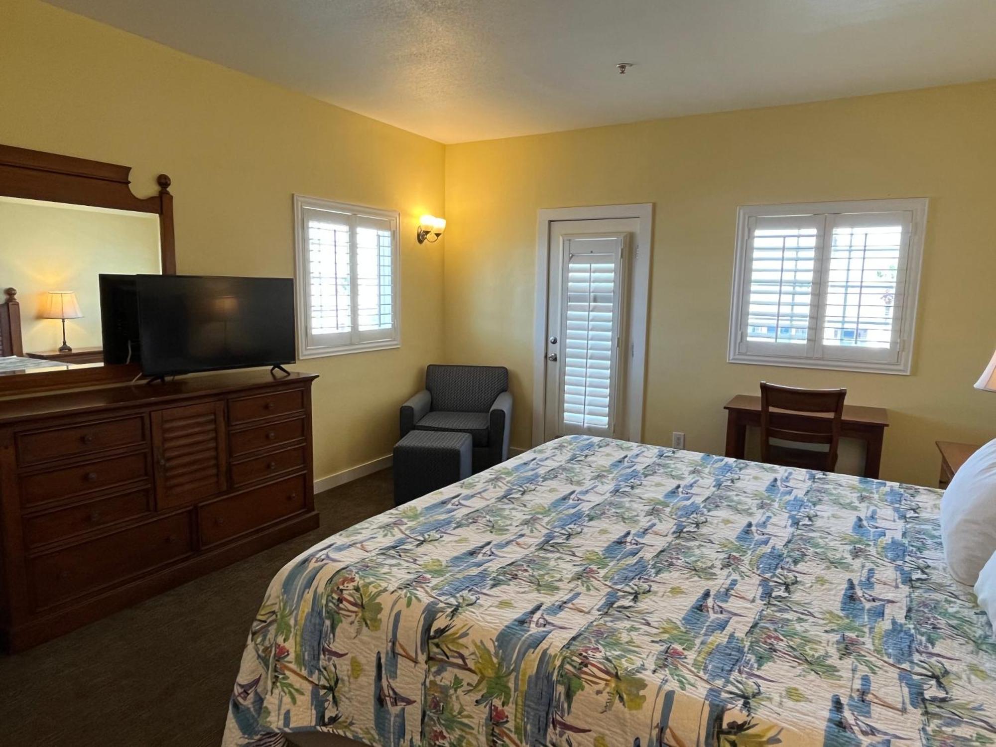 Seashell Village Resort Near The Beach With Kitchens Port Aransas Bagian luar foto